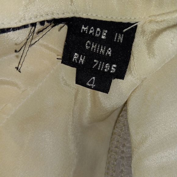 100% Silk Blouse - Picture 10 of 11